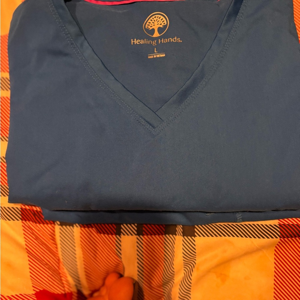 Healing Hands Royal Blue V-Neck Scrub Top and bottoms. Top is Large - Bottom med